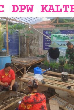 Dukung Ketahanan Pangan, Sertu Alim Santoso Dampingi Poktan Tani Makmur Tanam Padi di Jambewangi